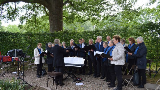 Efkes stille staon bie (vrijdag 22 juni 2018)